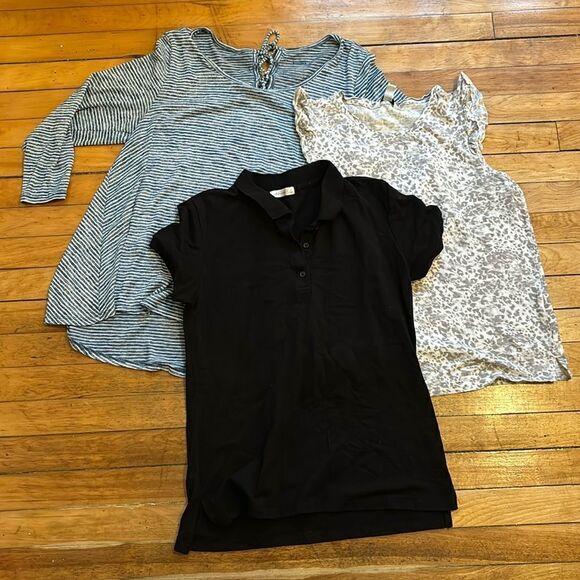 Bundle of 3 Women’s Assorted Casual Tops in Size Large - Picture 1 of 7